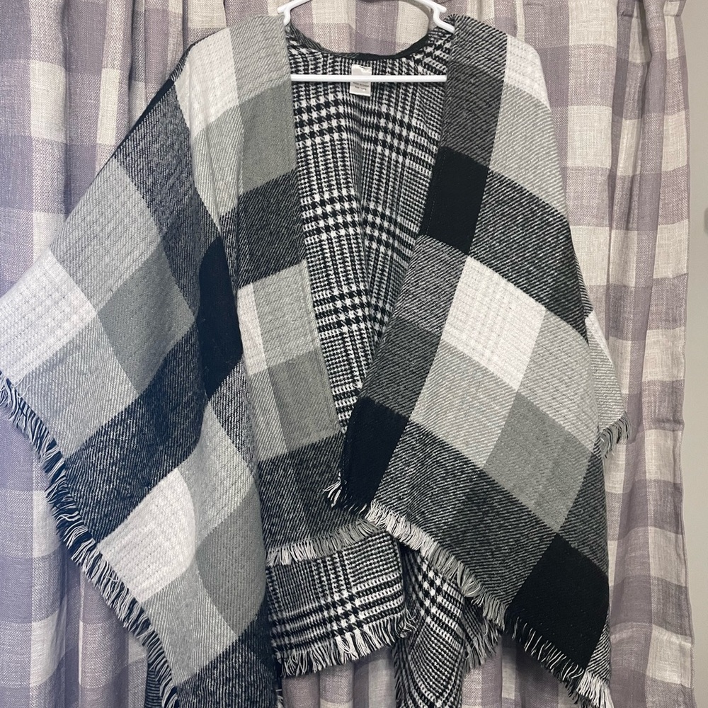 Womens Reversible Blanket Wrap